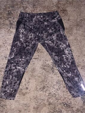 Reebok Black and Gray Geo Print Active Leggings